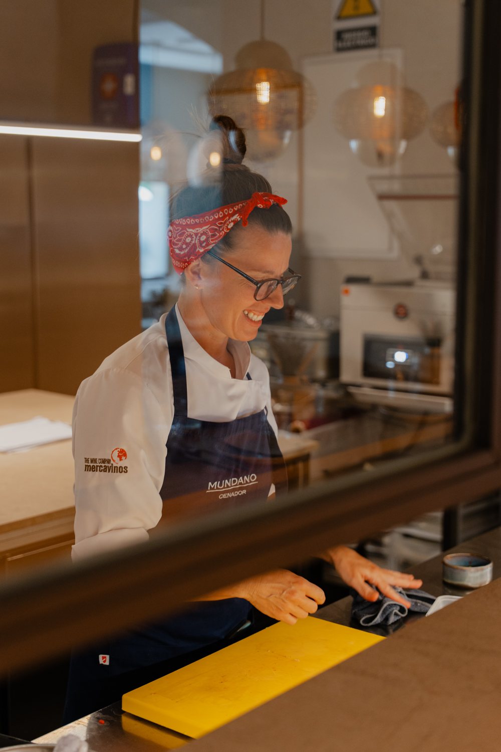Los chefs en la cocina de Mundano Cenador